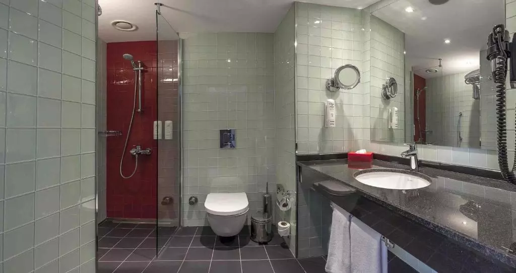 سرویس هتل رامادا انکور ازمیر